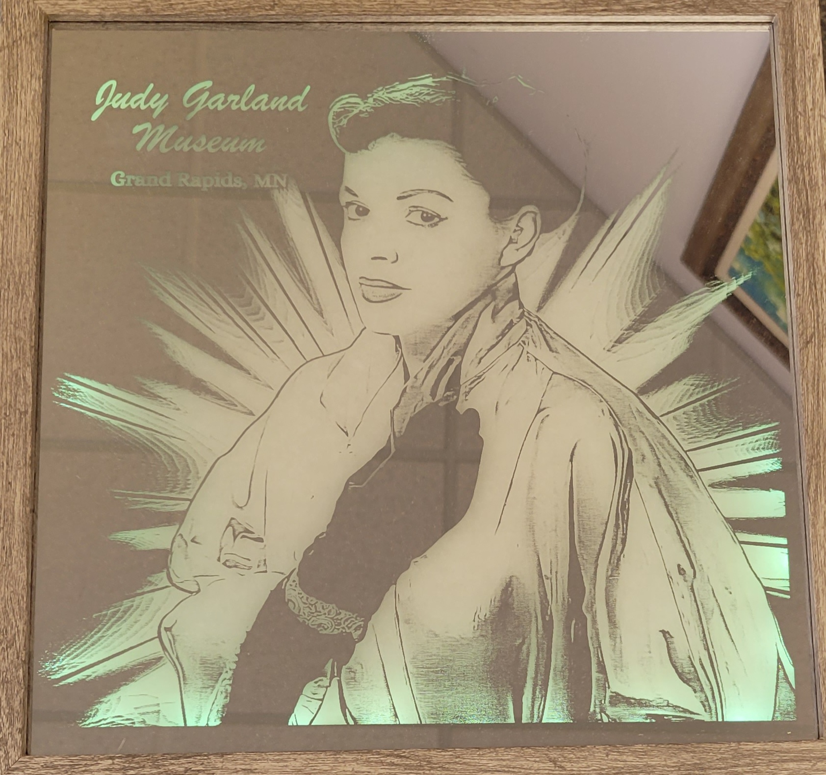 Judy Garland Etched Lighted Mirror - Image 4