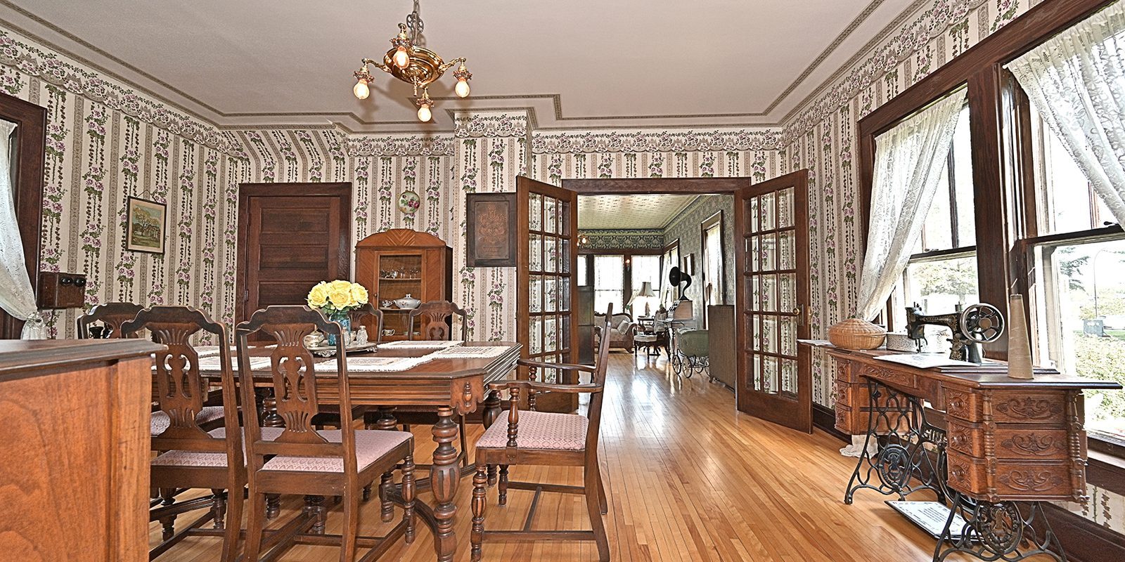 JGM-Slider-House-Dining dining room